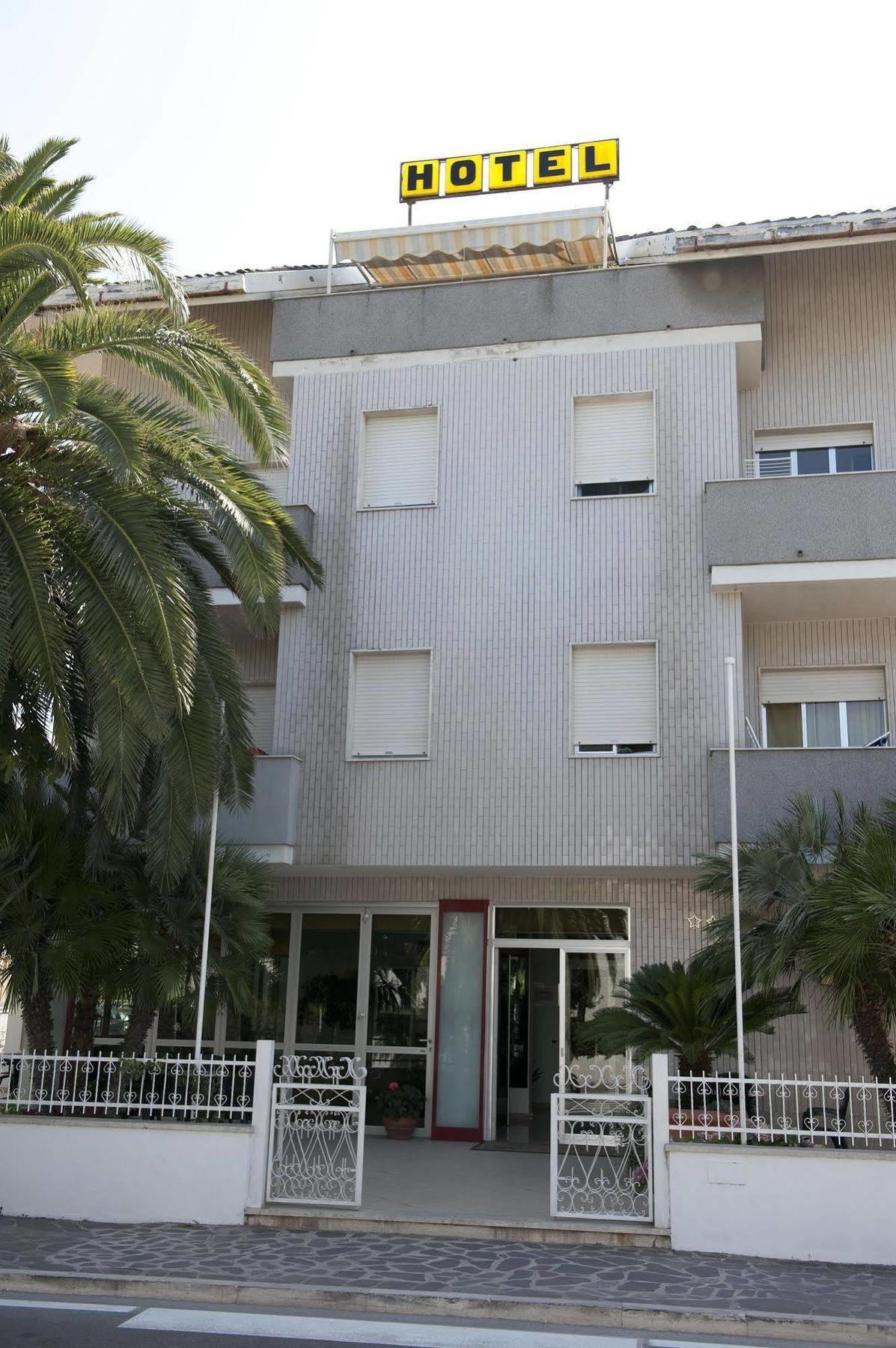 ואסטו Hotel Caravel מראה חיצוני תמונה